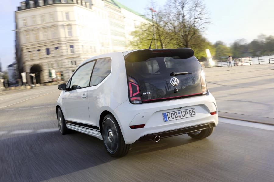 Volkswagen up! GTI Concept 2017 года  (фото 5 из 19)